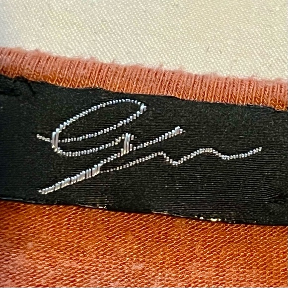 lyn (love thy neighbor) Women's Sleeveless Top in Rust by - Picture 2 of 3